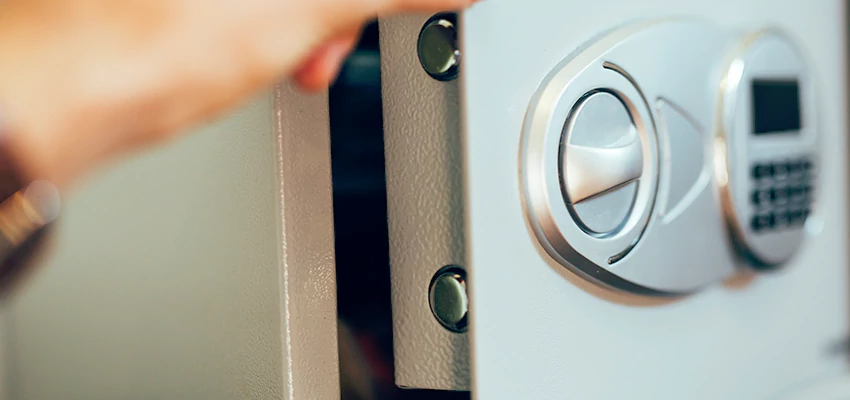 Fingerprint Safe Openers in Tehachapi, CA